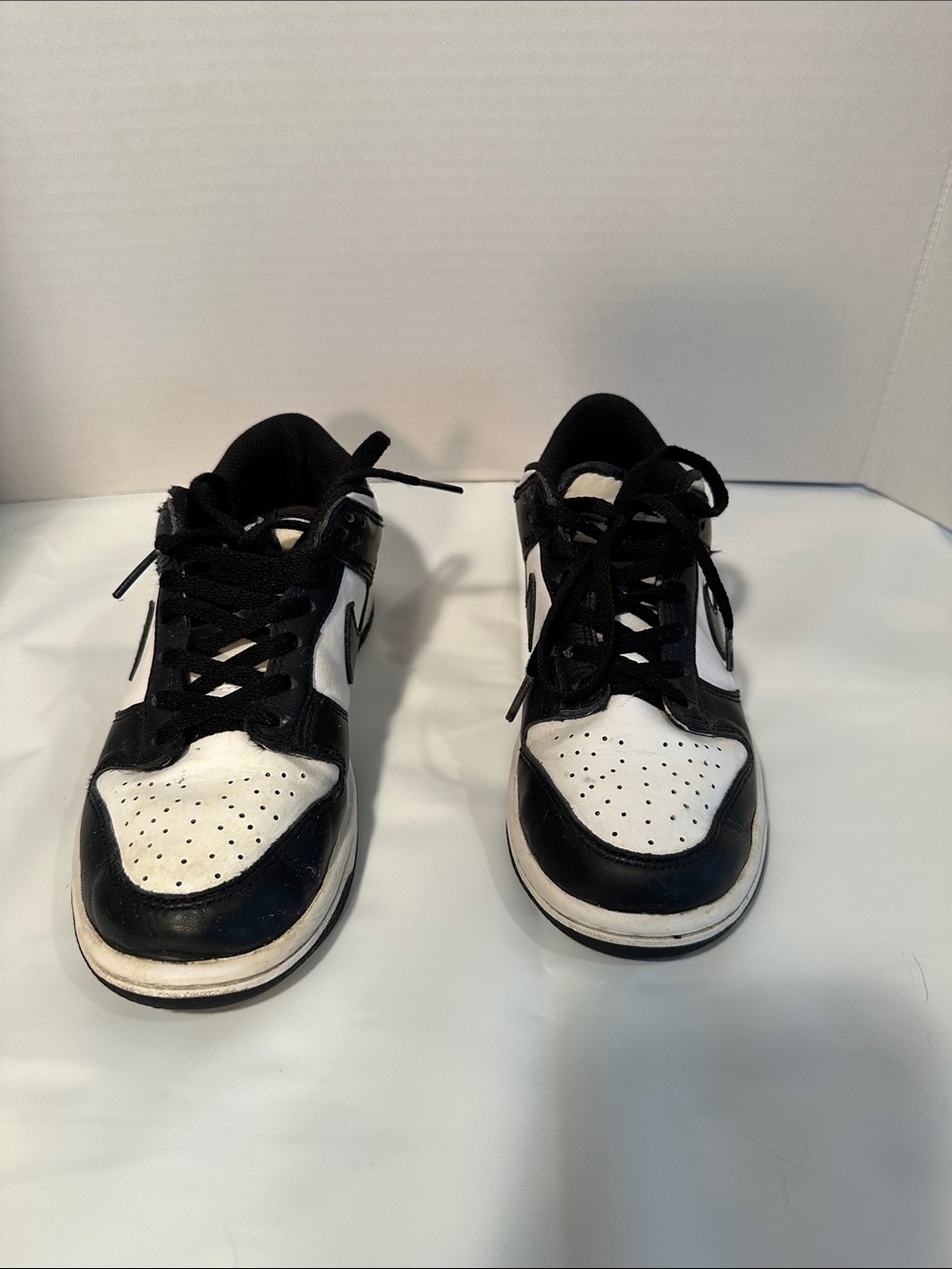Nike Dunk Low Retro White Black
Panda (PS) Size 4Y (youth) - Picture 3 of 16